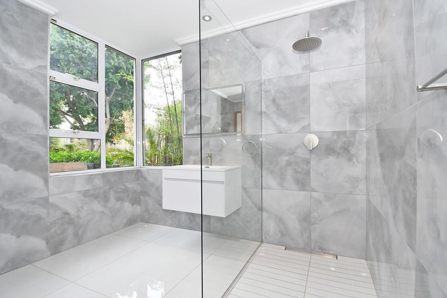 To Let 6 Bedroom Property for Rent in Sandhurst Gauteng