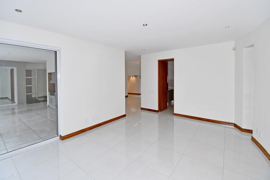 To Let 6 Bedroom Property for Rent in Sandhurst Gauteng