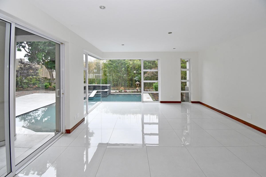 To Let 6 Bedroom Property for Rent in Sandhurst Gauteng