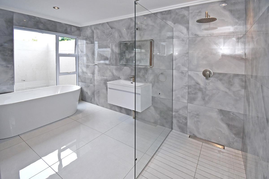 To Let 6 Bedroom Property for Rent in Sandhurst Gauteng