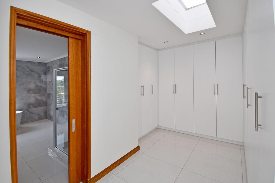 To Let 6 Bedroom Property for Rent in Sandhurst Gauteng