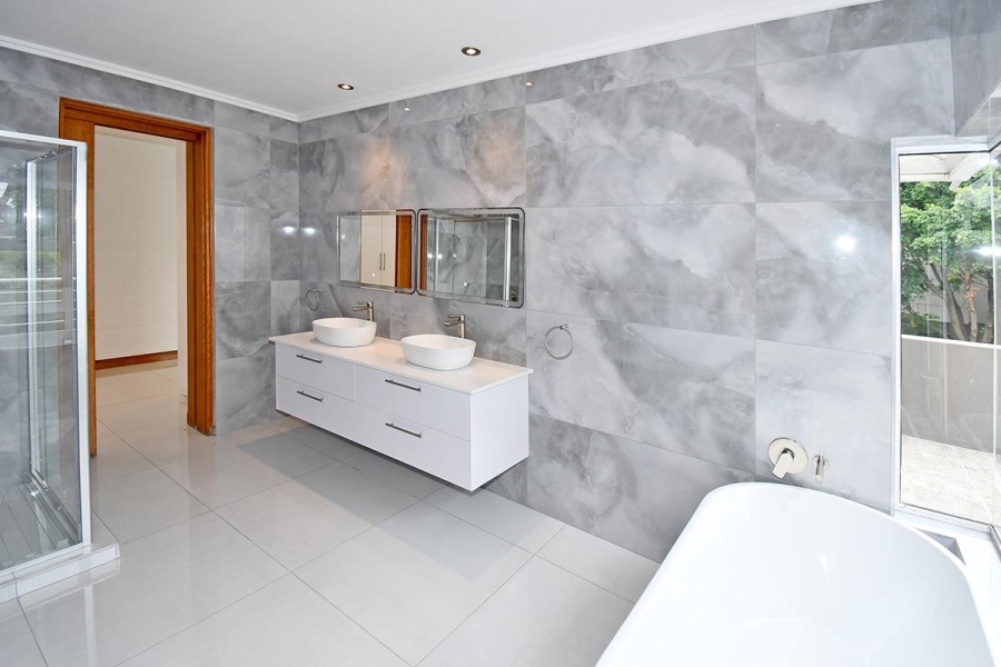 To Let 6 Bedroom Property for Rent in Sandhurst Gauteng