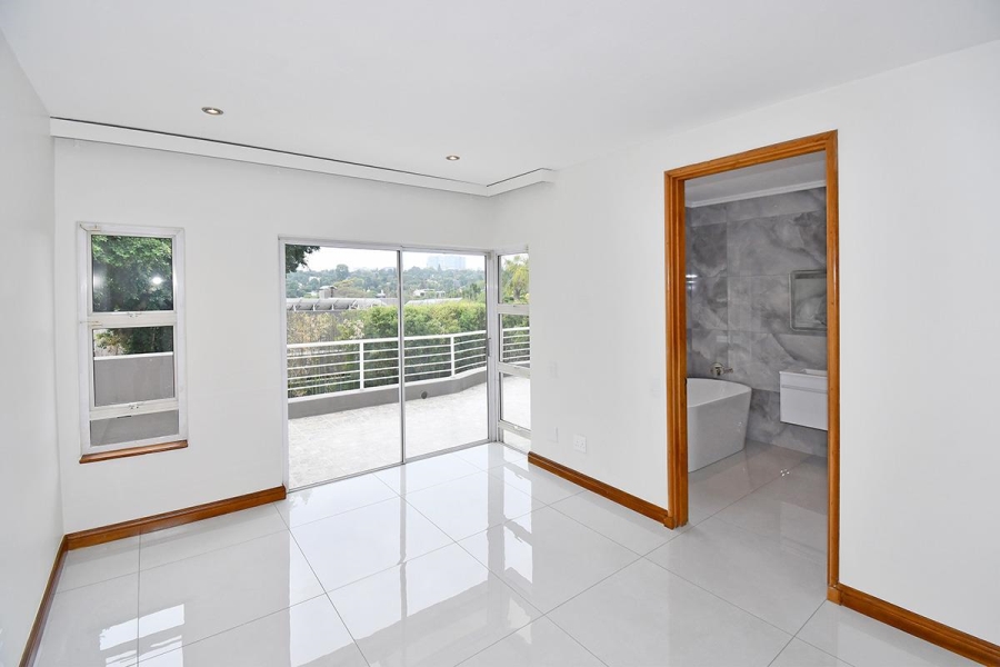 To Let 6 Bedroom Property for Rent in Sandhurst Gauteng