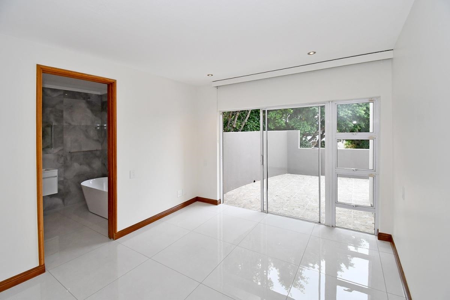 To Let 6 Bedroom Property for Rent in Sandhurst Gauteng