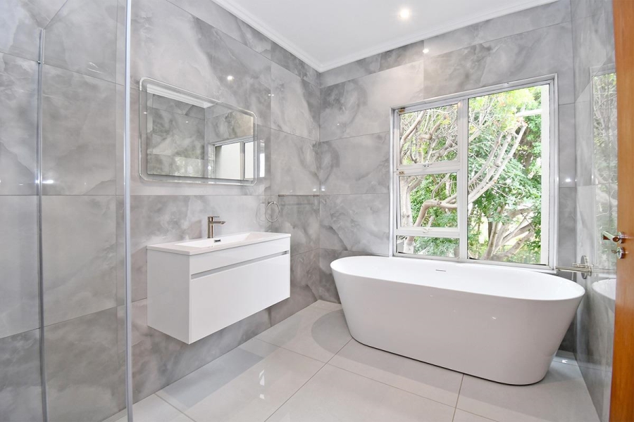 To Let 6 Bedroom Property for Rent in Sandhurst Gauteng