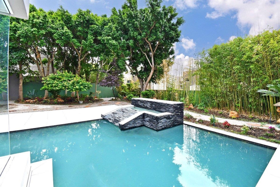 To Let 6 Bedroom Property for Rent in Sandhurst Gauteng