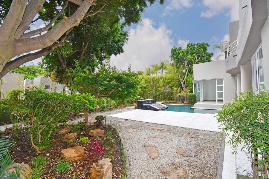 To Let 6 Bedroom Property for Rent in Sandhurst Gauteng