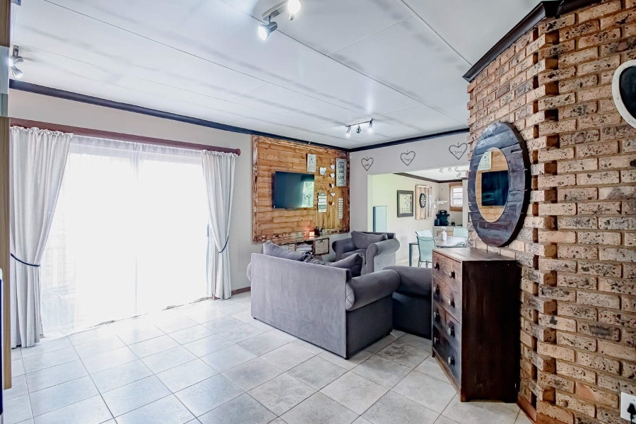 3 Bedroom Property for Sale in Zwartkop Gauteng