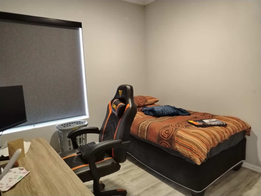 To Let 2 Bedroom Property for Rent in Glenvista Gauteng