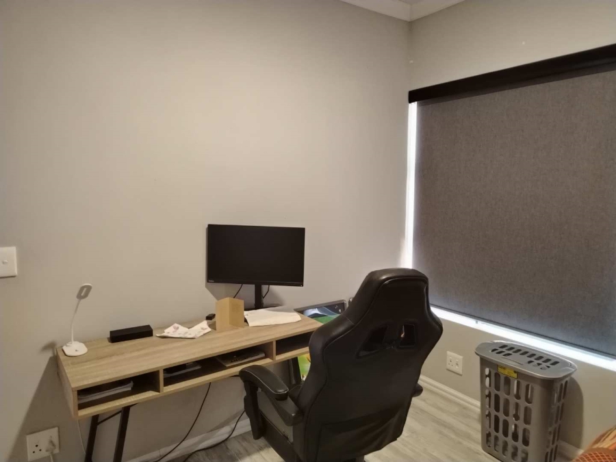 To Let 2 Bedroom Property for Rent in Glenvista Gauteng