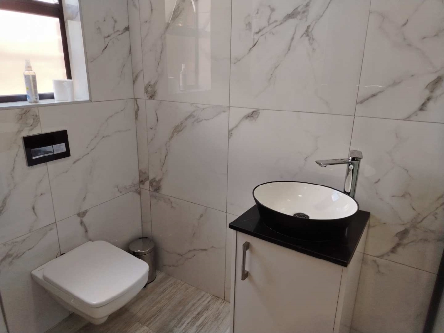 To Let 2 Bedroom Property for Rent in Glenvista Gauteng