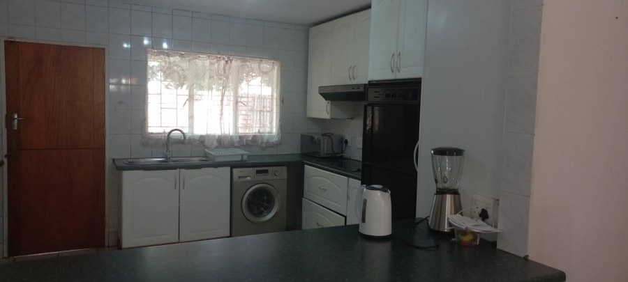4 Bedroom Property for Sale in Faerie Glen Gauteng