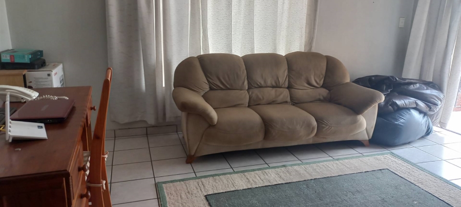 4 Bedroom Property for Sale in Faerie Glen Gauteng