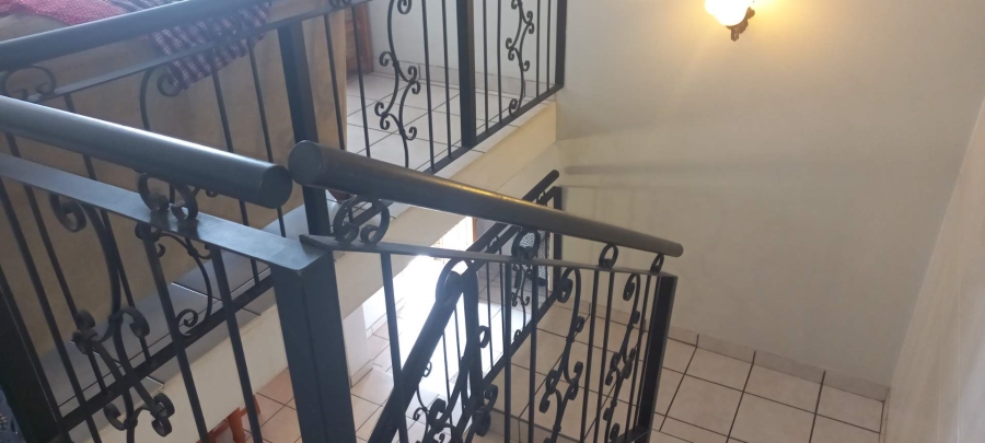 4 Bedroom Property for Sale in Faerie Glen Gauteng