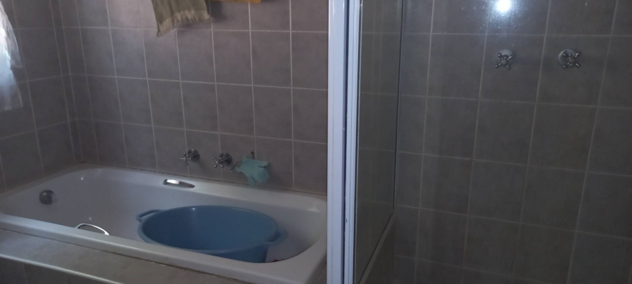 4 Bedroom Property for Sale in Faerie Glen Gauteng