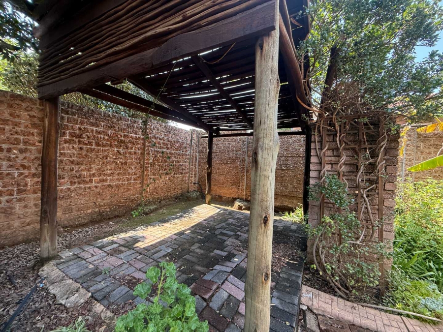 To Let 3 Bedroom Property for Rent in Radiokop Gauteng