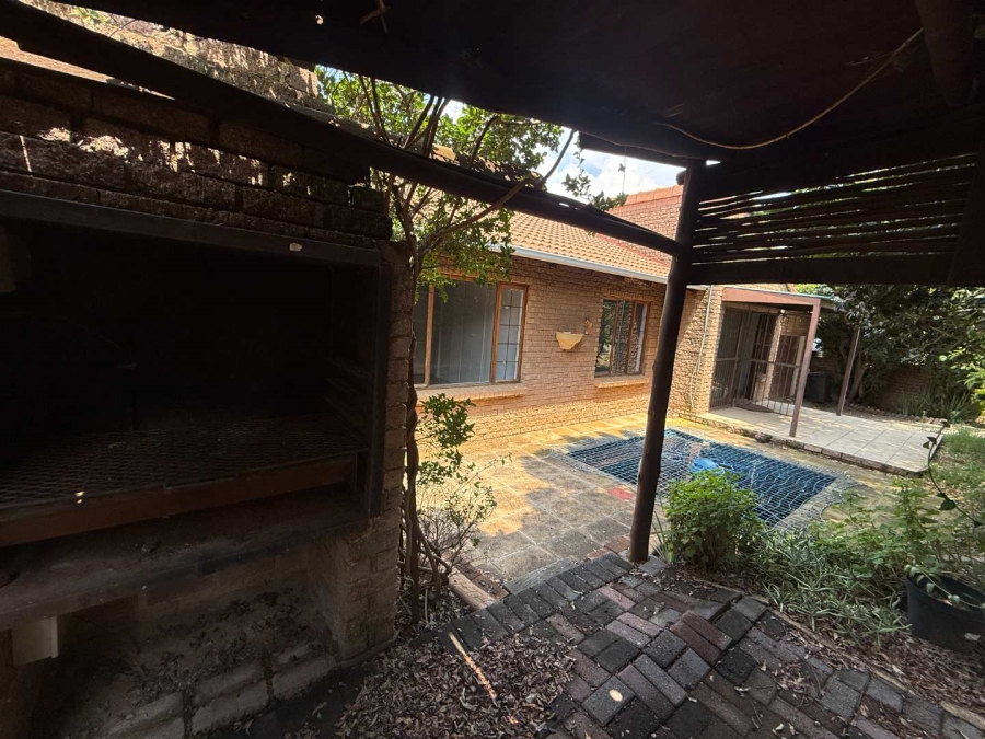 To Let 3 Bedroom Property for Rent in Radiokop Gauteng