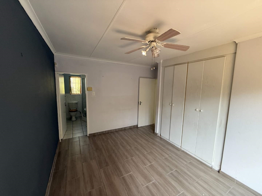 To Let 3 Bedroom Property for Rent in Radiokop Gauteng