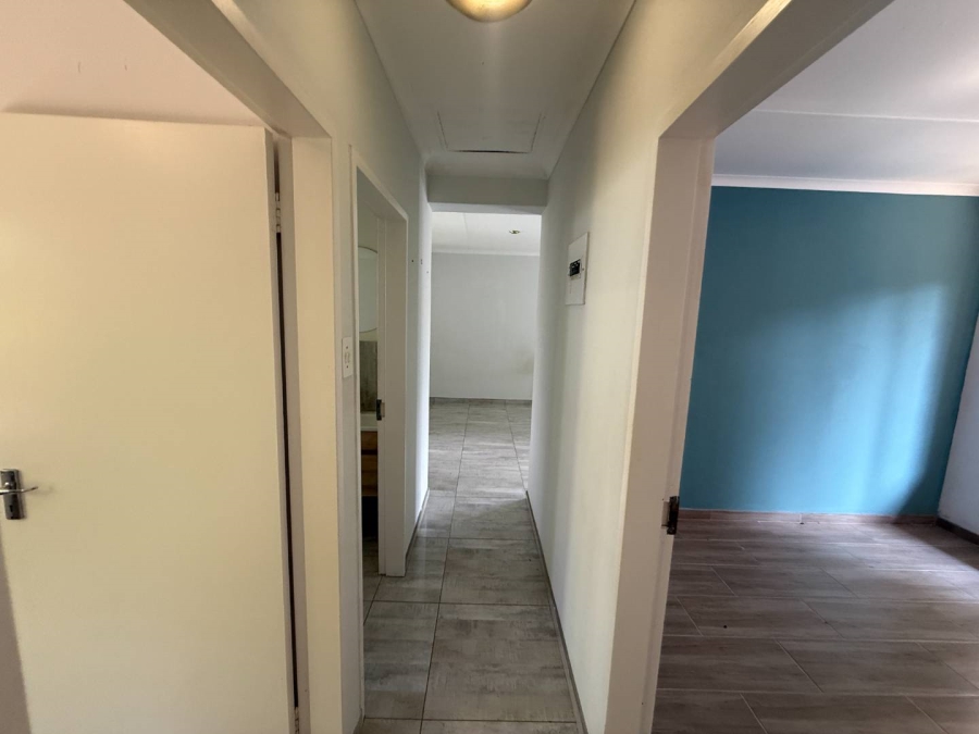 To Let 3 Bedroom Property for Rent in Radiokop Gauteng