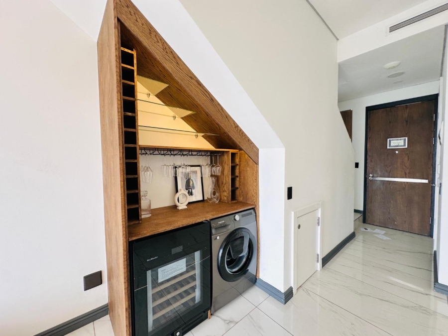 To Let 1 Bedroom Property for Rent in Sandown Gauteng