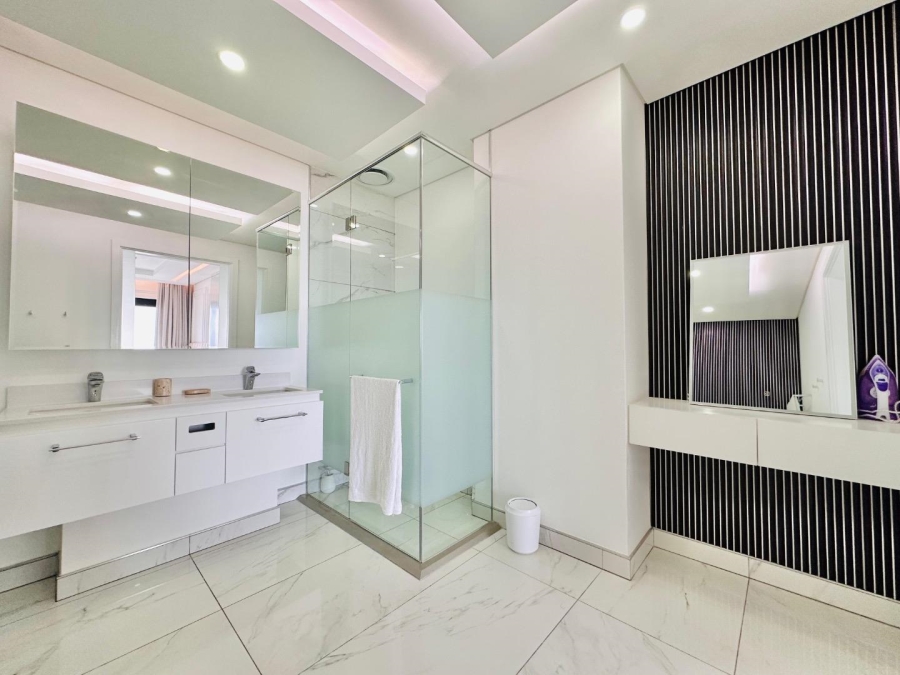 To Let 1 Bedroom Property for Rent in Sandown Gauteng