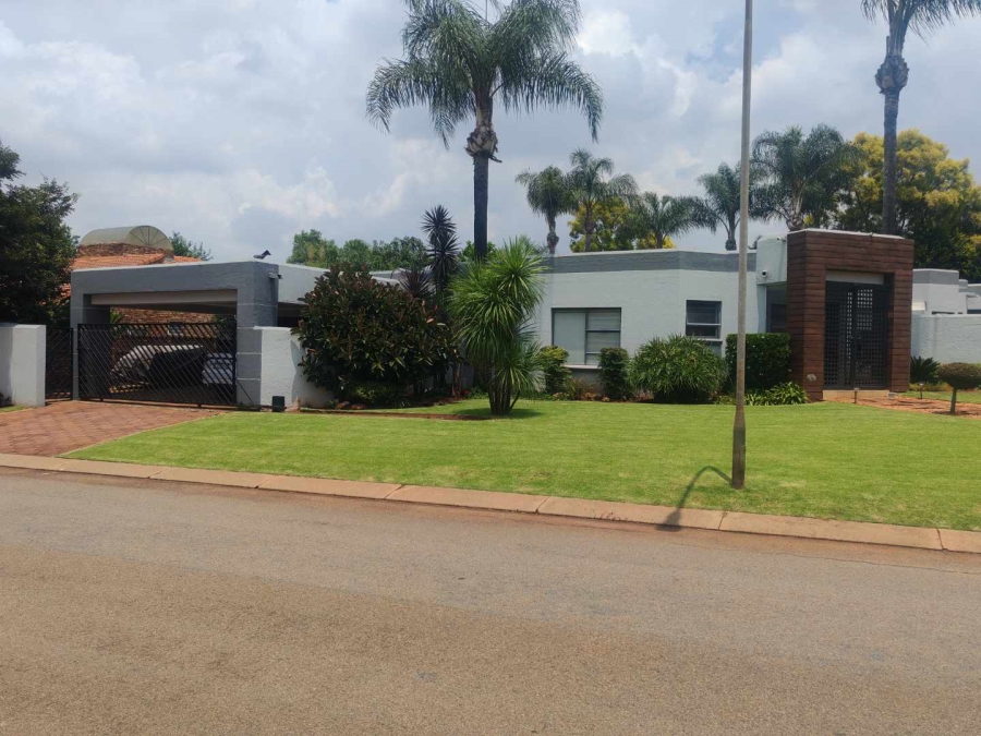 5 Bedroom Property for Sale in Eldoraigne Gauteng