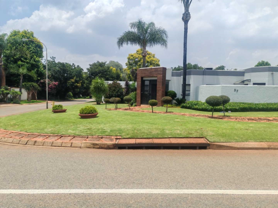 5 Bedroom Property for Sale in Eldoraigne Gauteng