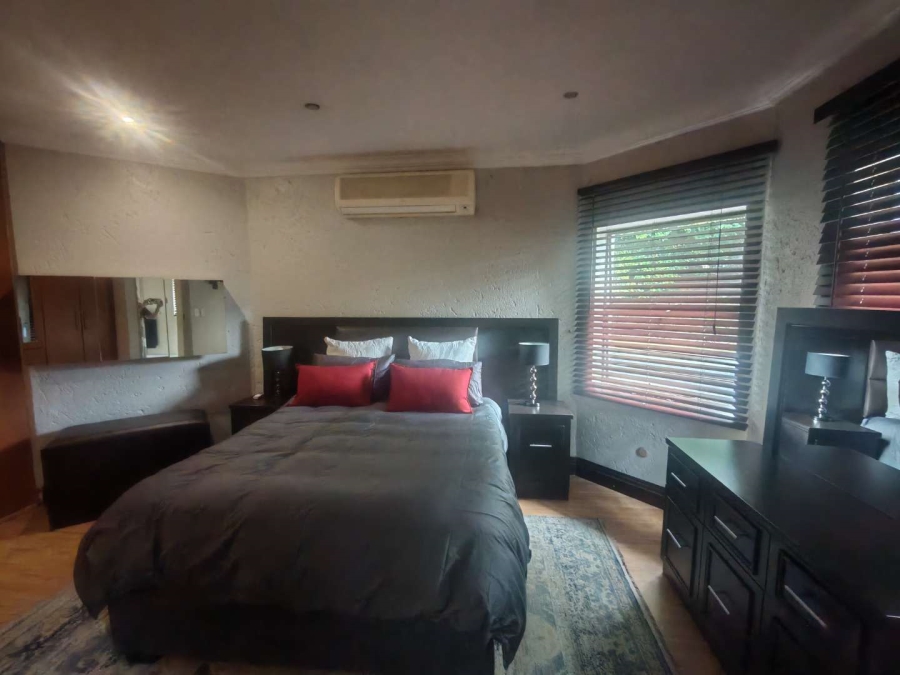 5 Bedroom Property for Sale in Eldoraigne Gauteng