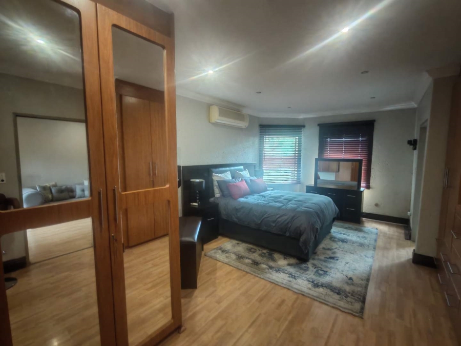 5 Bedroom Property for Sale in Eldoraigne Gauteng