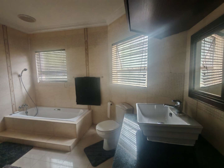 5 Bedroom Property for Sale in Eldoraigne Gauteng