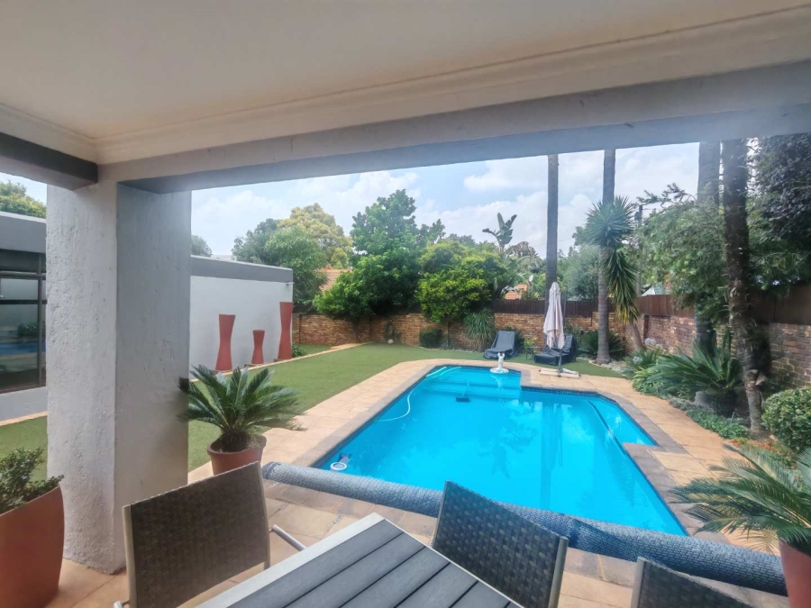 5 Bedroom Property for Sale in Eldoraigne Gauteng