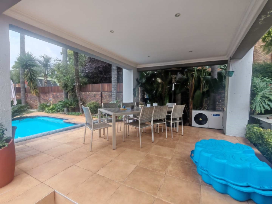 5 Bedroom Property for Sale in Eldoraigne Gauteng