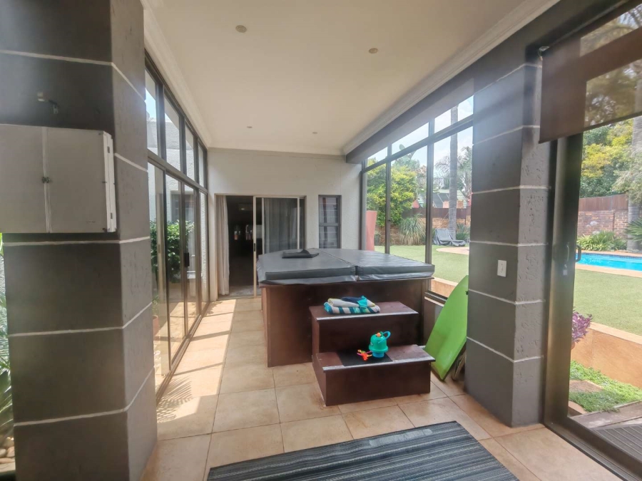 5 Bedroom Property for Sale in Eldoraigne Gauteng