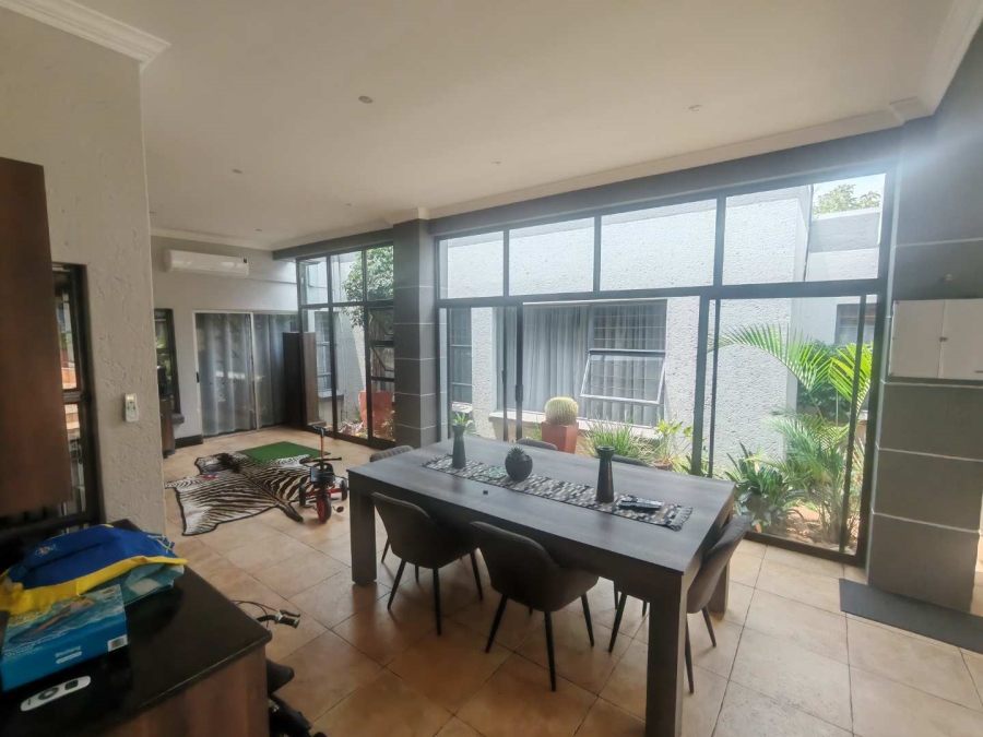 5 Bedroom Property for Sale in Eldoraigne Gauteng