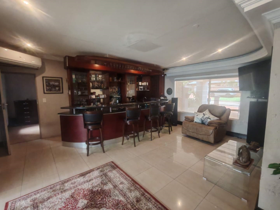 5 Bedroom Property for Sale in Eldoraigne Gauteng