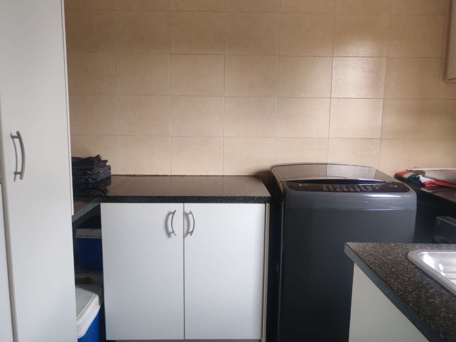 5 Bedroom Property for Sale in Eldoraigne Gauteng