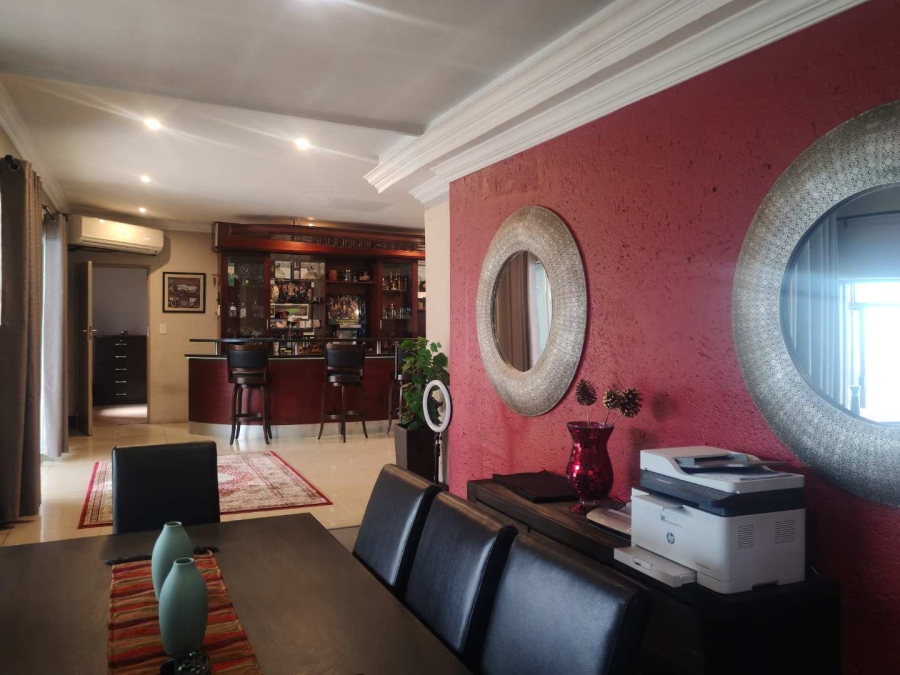 5 Bedroom Property for Sale in Eldoraigne Gauteng