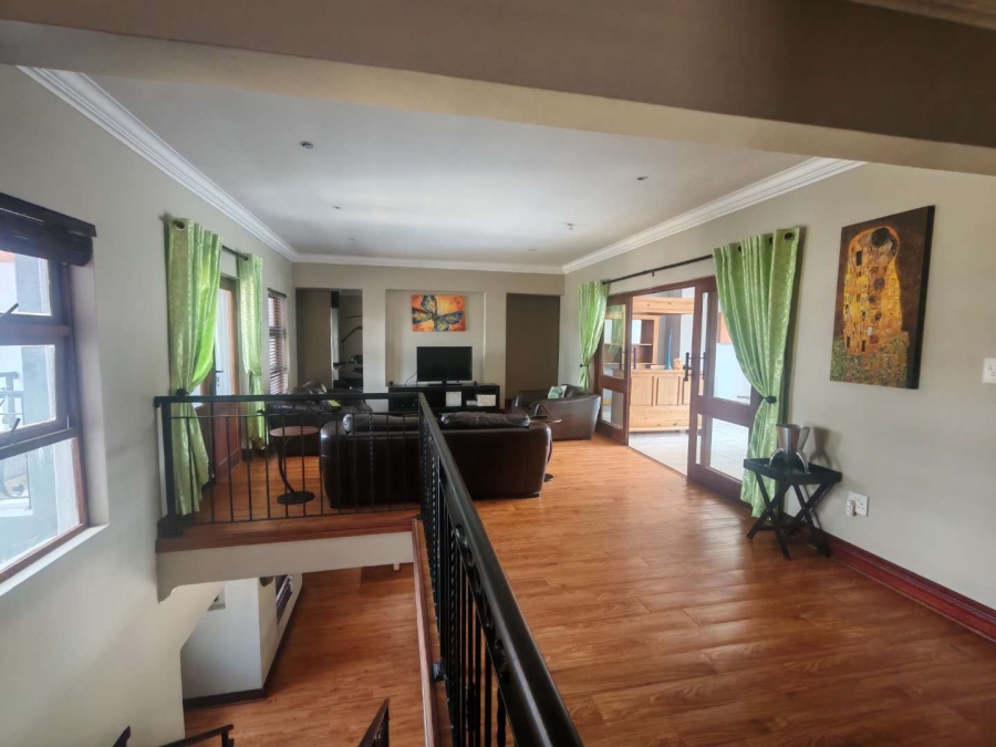 5 Bedroom Property for Sale in Zwartkop Golf Estate Gauteng