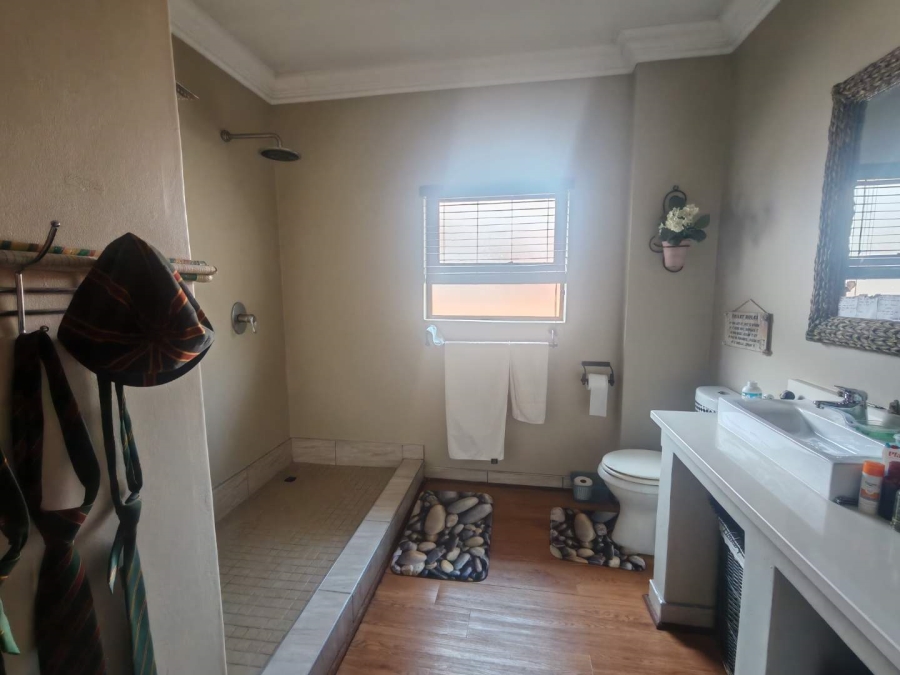 5 Bedroom Property for Sale in Zwartkop Golf Estate Gauteng