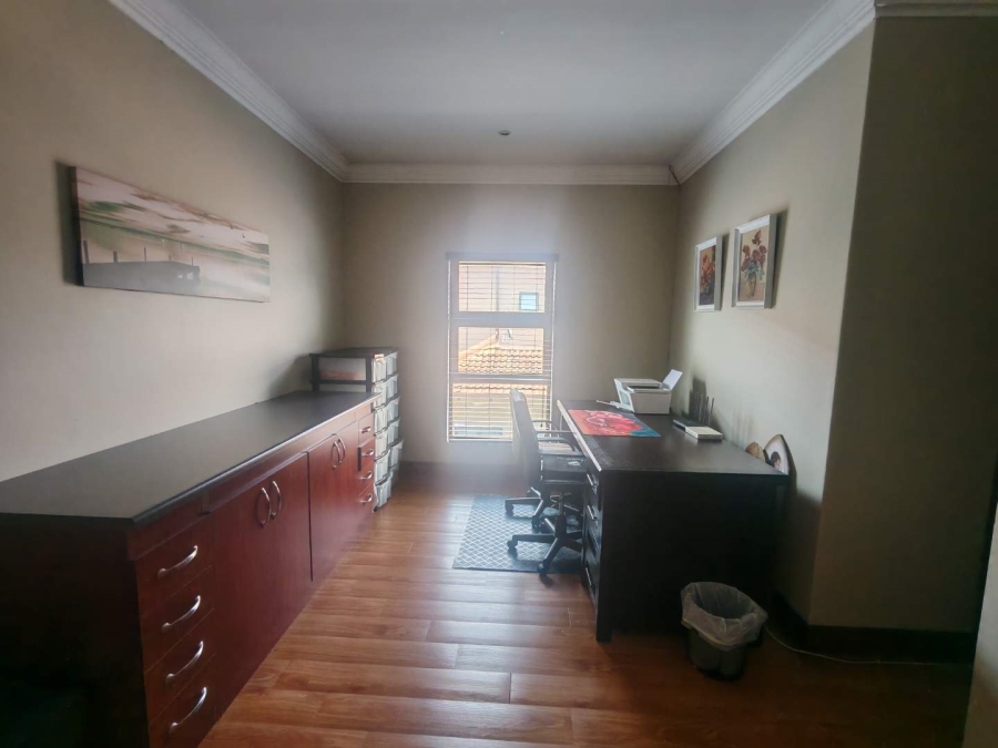 5 Bedroom Property for Sale in Zwartkop Golf Estate Gauteng