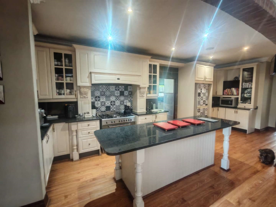 5 Bedroom Property for Sale in Zwartkop Golf Estate Gauteng