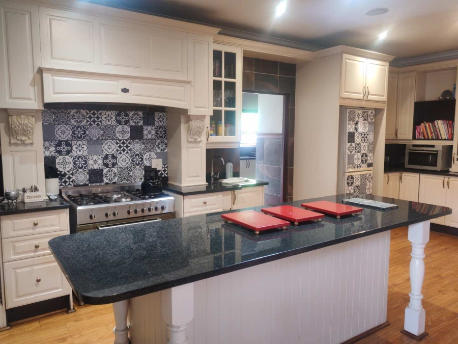 5 Bedroom Property for Sale in Zwartkop Golf Estate Gauteng