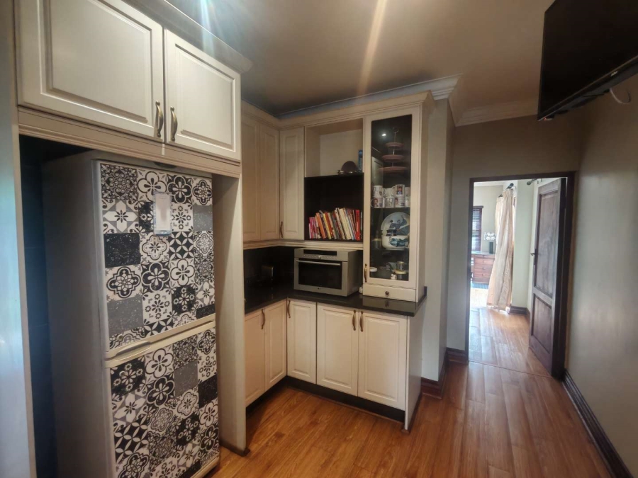 5 Bedroom Property for Sale in Zwartkop Golf Estate Gauteng