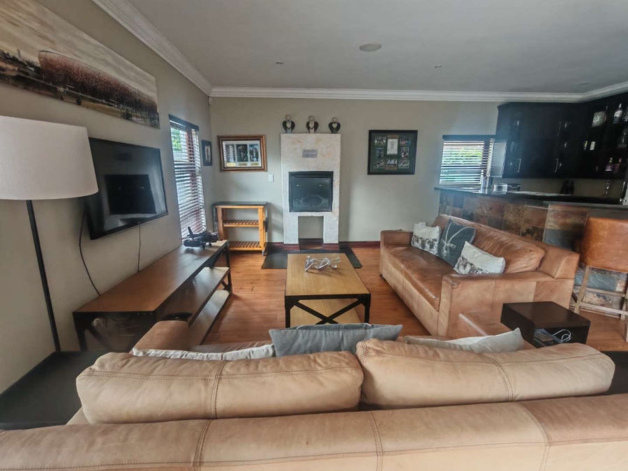 5 Bedroom Property for Sale in Zwartkop Golf Estate Gauteng