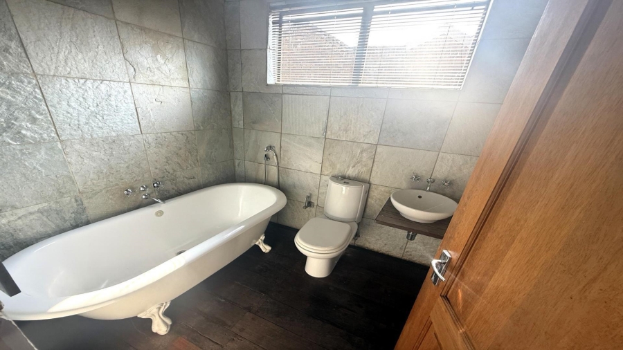 3 Bedroom Property for Sale in Glenvista Gauteng