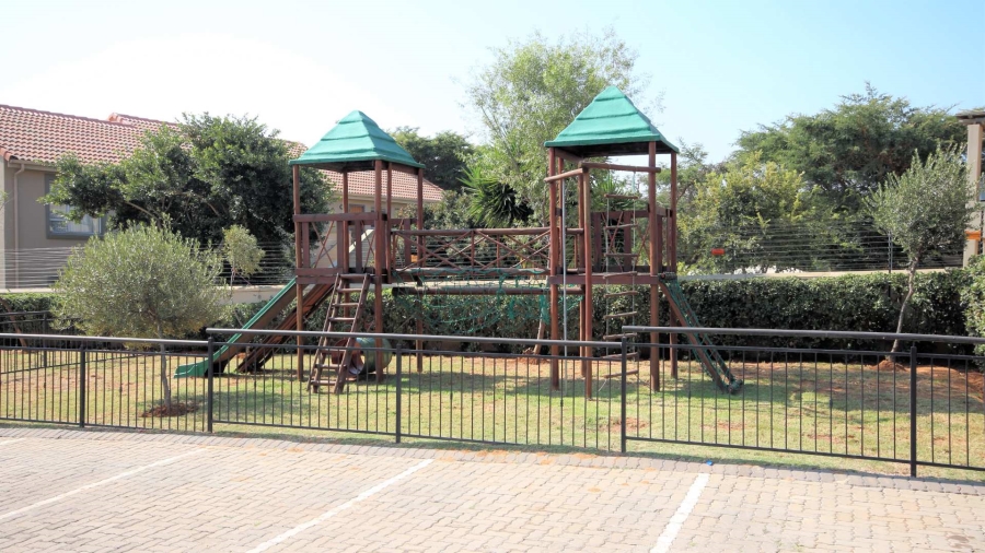 To Let 2 Bedroom Property for Rent in Hazeldean Gauteng