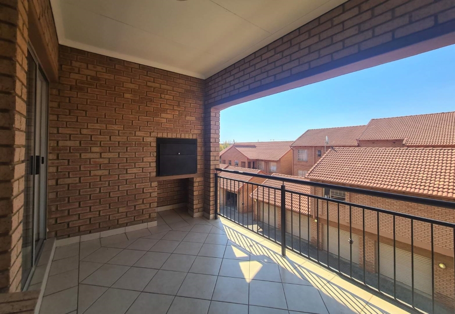 To Let 2 Bedroom Property for Rent in Hazeldean Gauteng