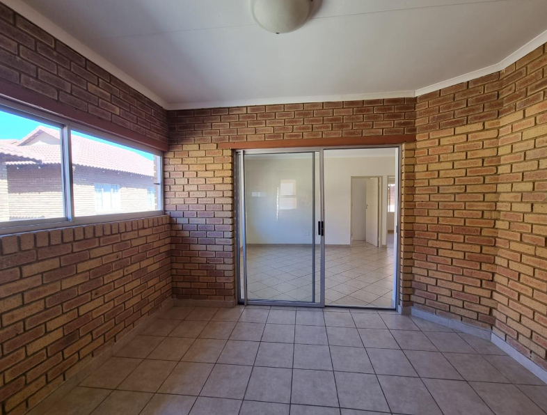To Let 2 Bedroom Property for Rent in Olympus AH Gauteng