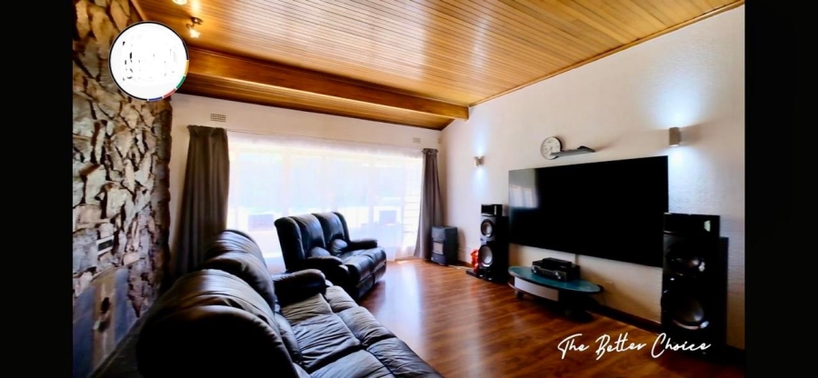 4 Bedroom Property for Sale in Oakdene Gauteng