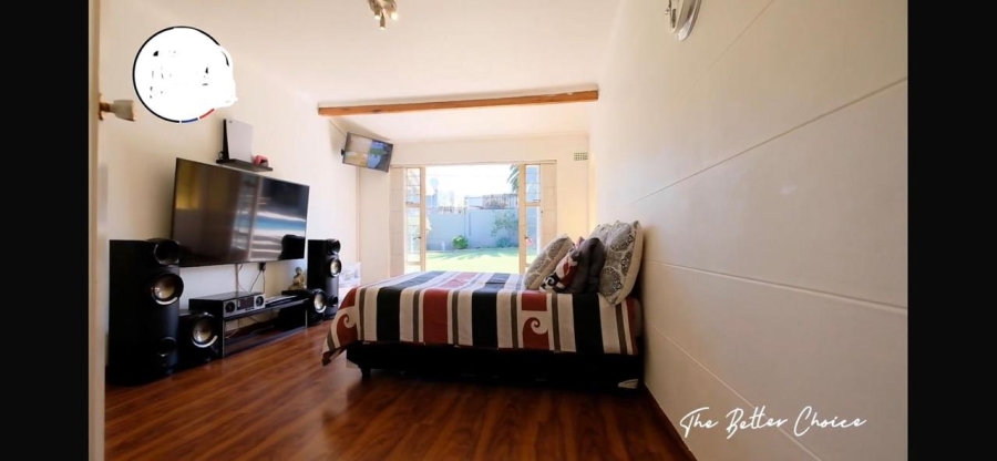 4 Bedroom Property for Sale in Oakdene Gauteng